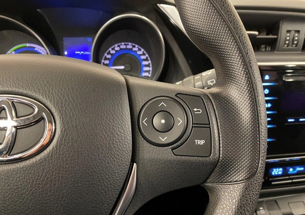 Toyota Auris cena 64900 przebieg: 49957, rok produkcji 2017 z Lipiany małe 154